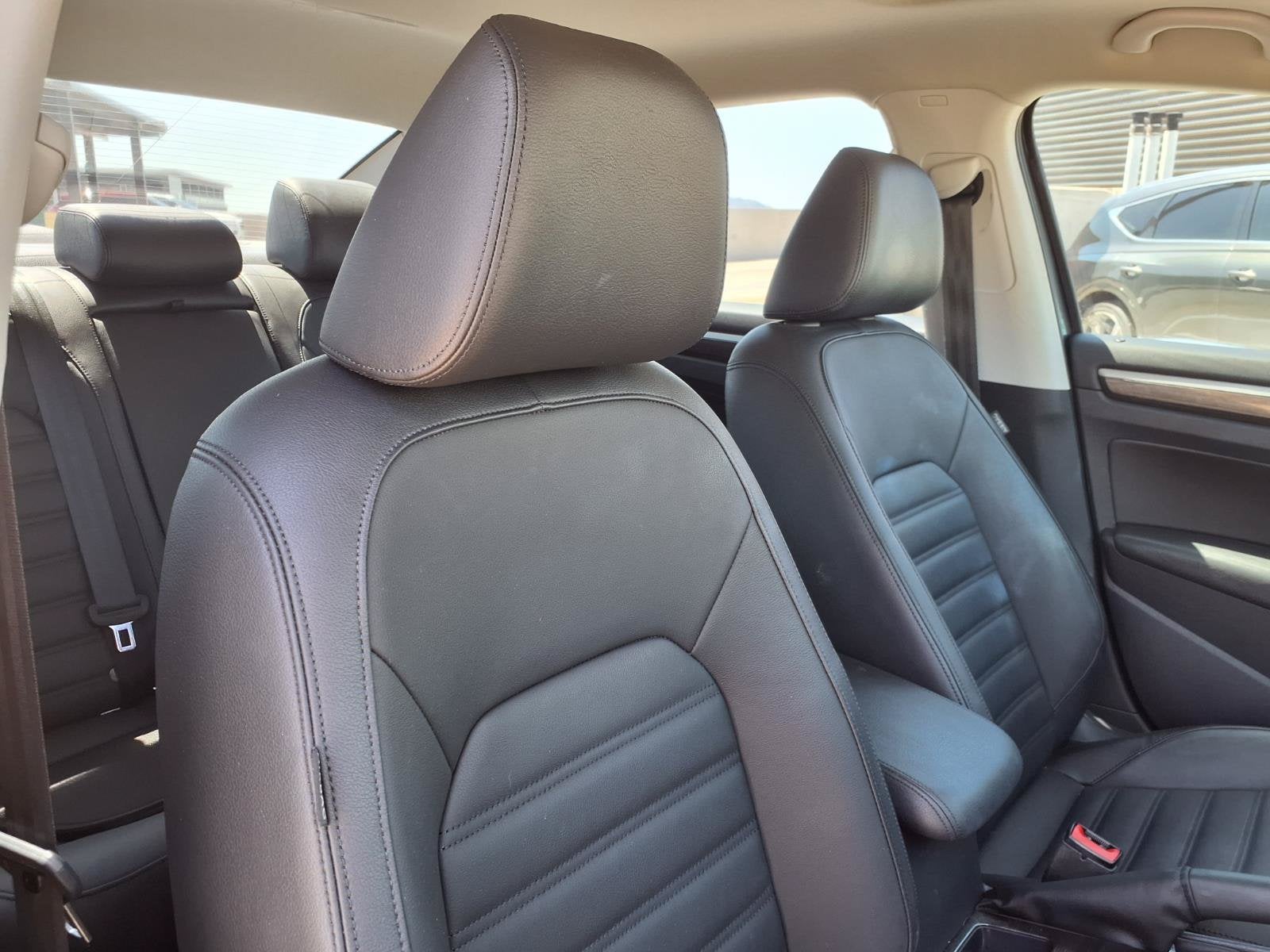 2017 Volkswagen Passat 1.8T SEL Premium