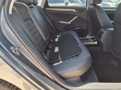 2017 Volkswagen Passat 1.8T SEL Premium