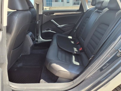 2017 Volkswagen Passat 1.8T SEL Premium