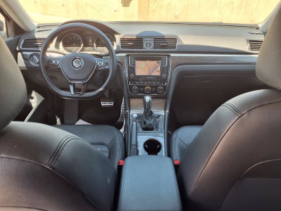 2017 Volkswagen Passat 1.8T SEL Premium