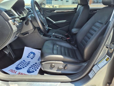 2017 Volkswagen Passat 1.8T SEL Premium