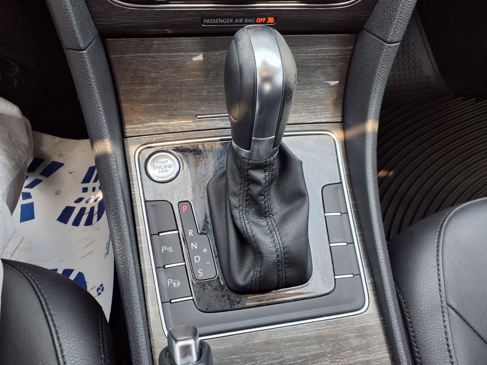 2017 Volkswagen Passat 1.8T SEL Premium