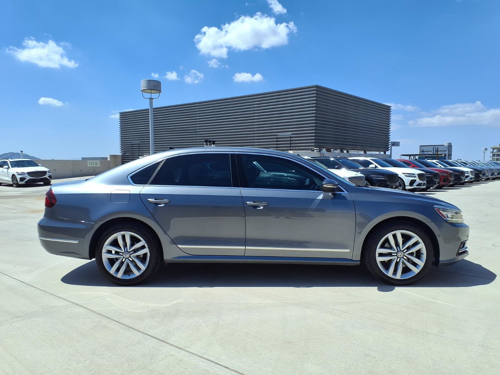 2017 Volkswagen Passat 1.8T SEL Premium
