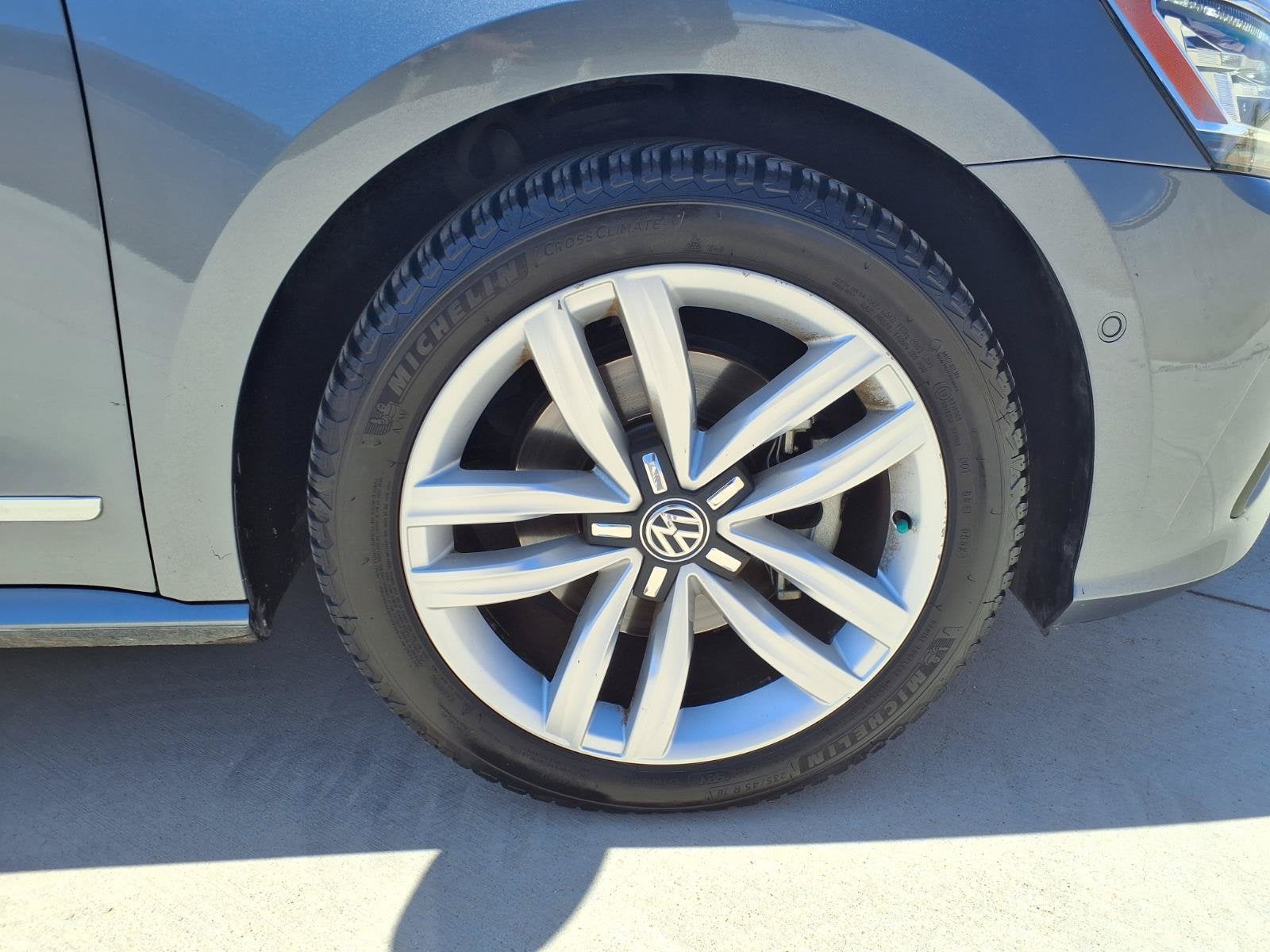 2017 Volkswagen Passat 1.8T SEL Premium