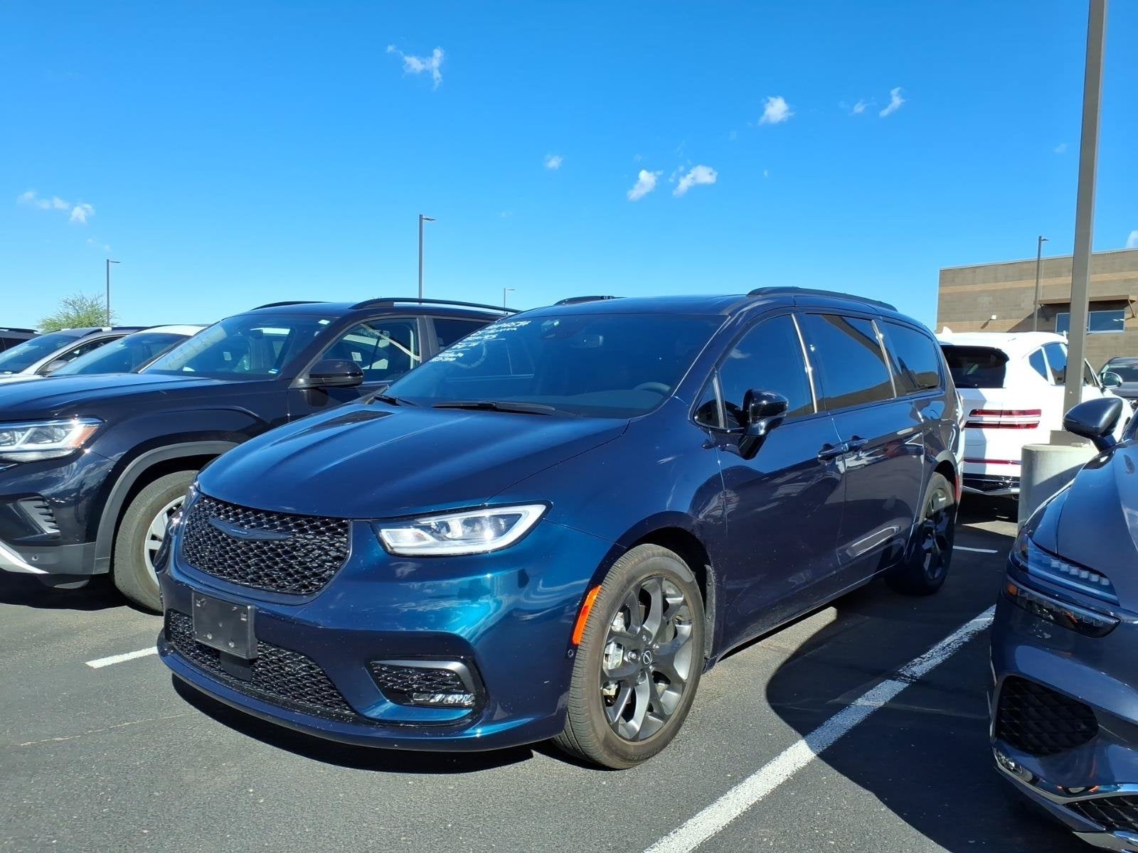 2025 Chrysler Pacifica LIMI