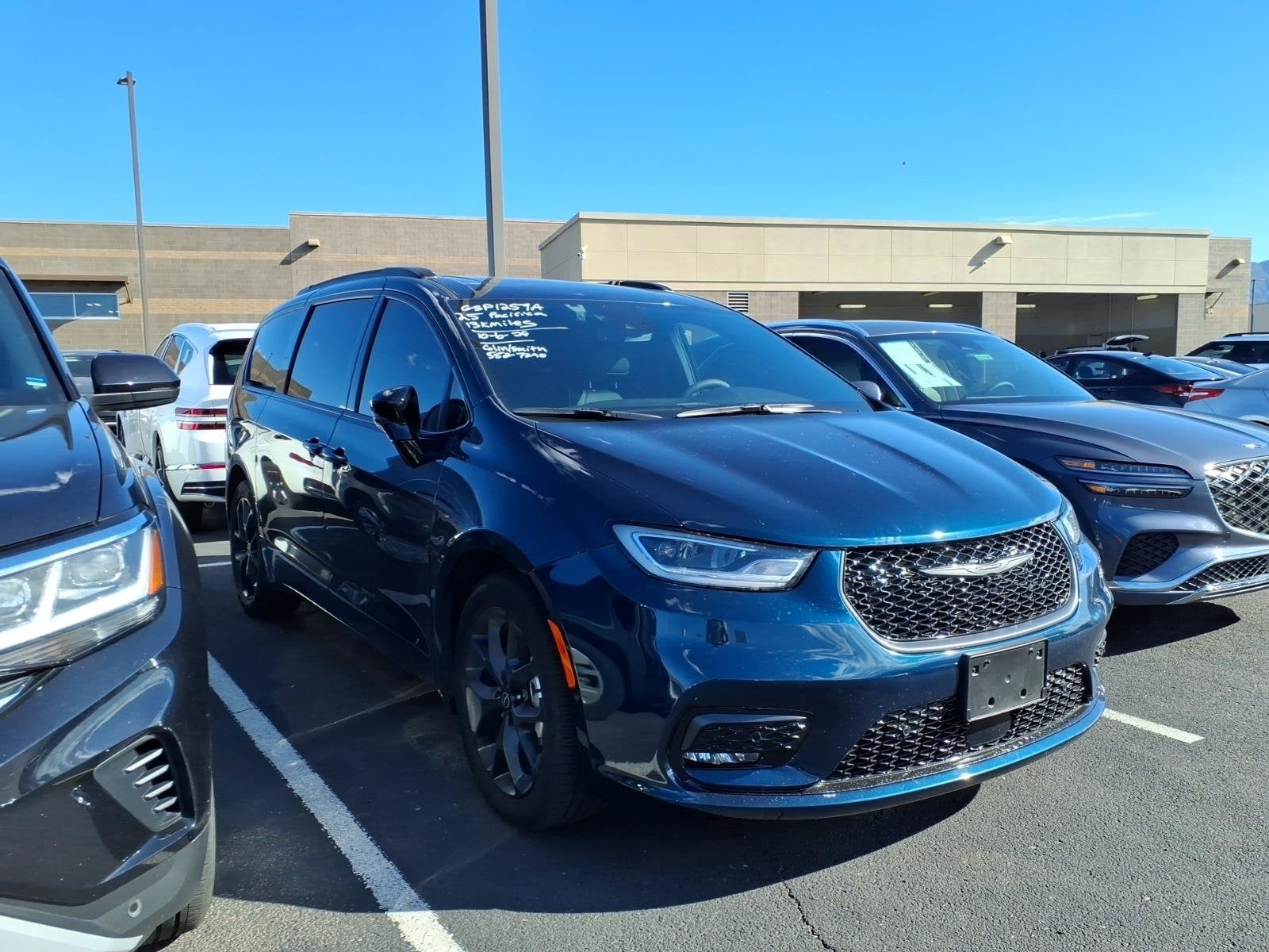 2025 Chrysler Pacifica LIMI