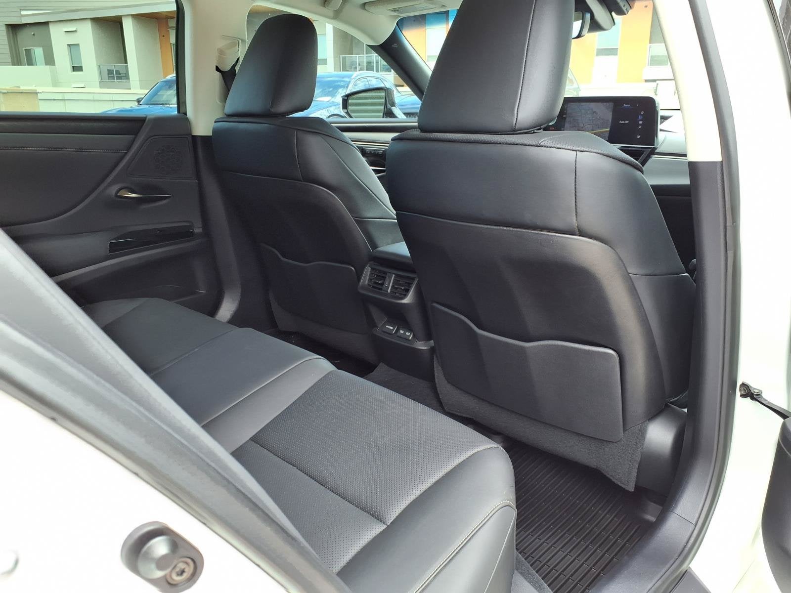 2022 Lexus ES BASE