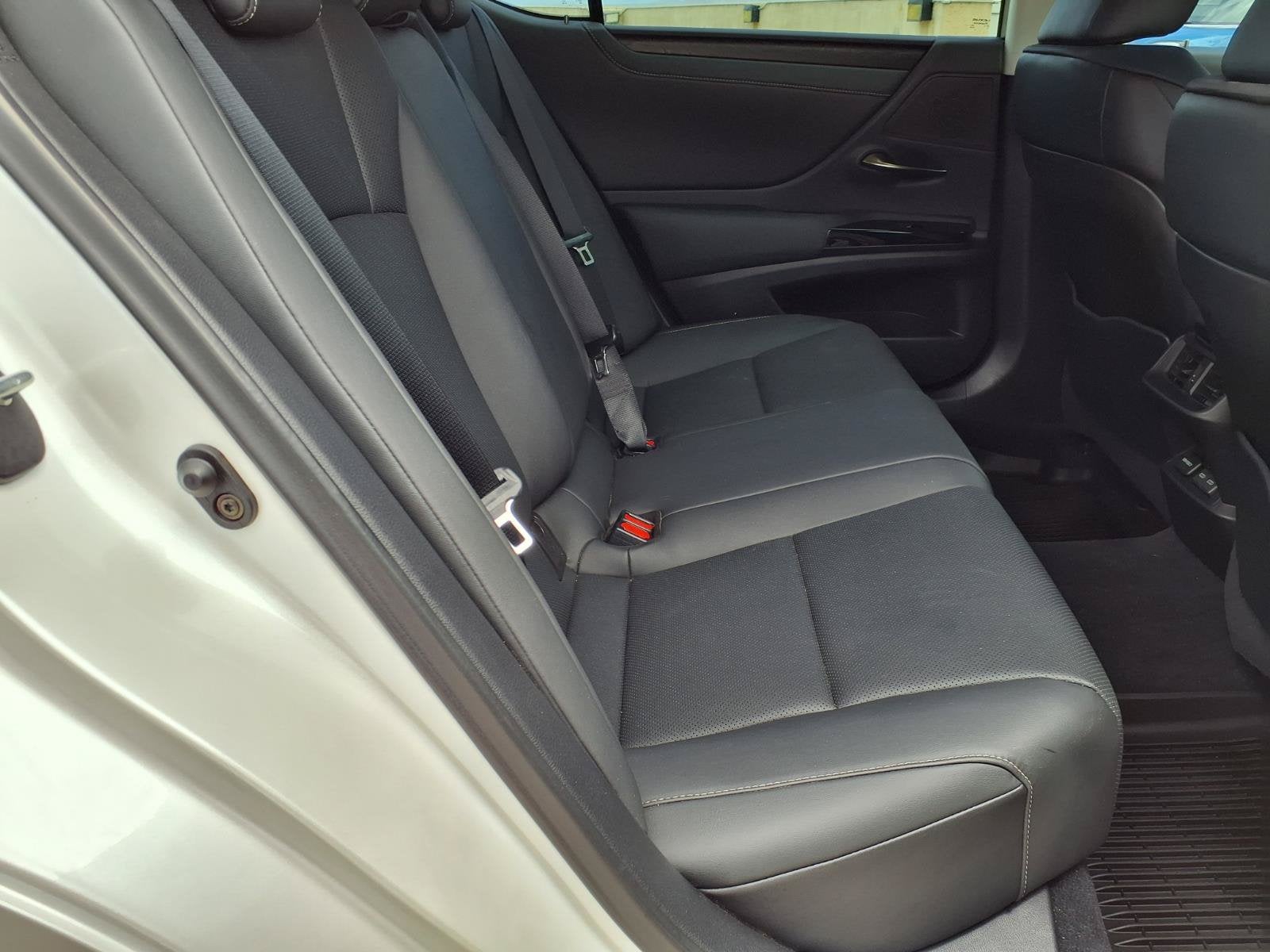 2022 Lexus ES BASE