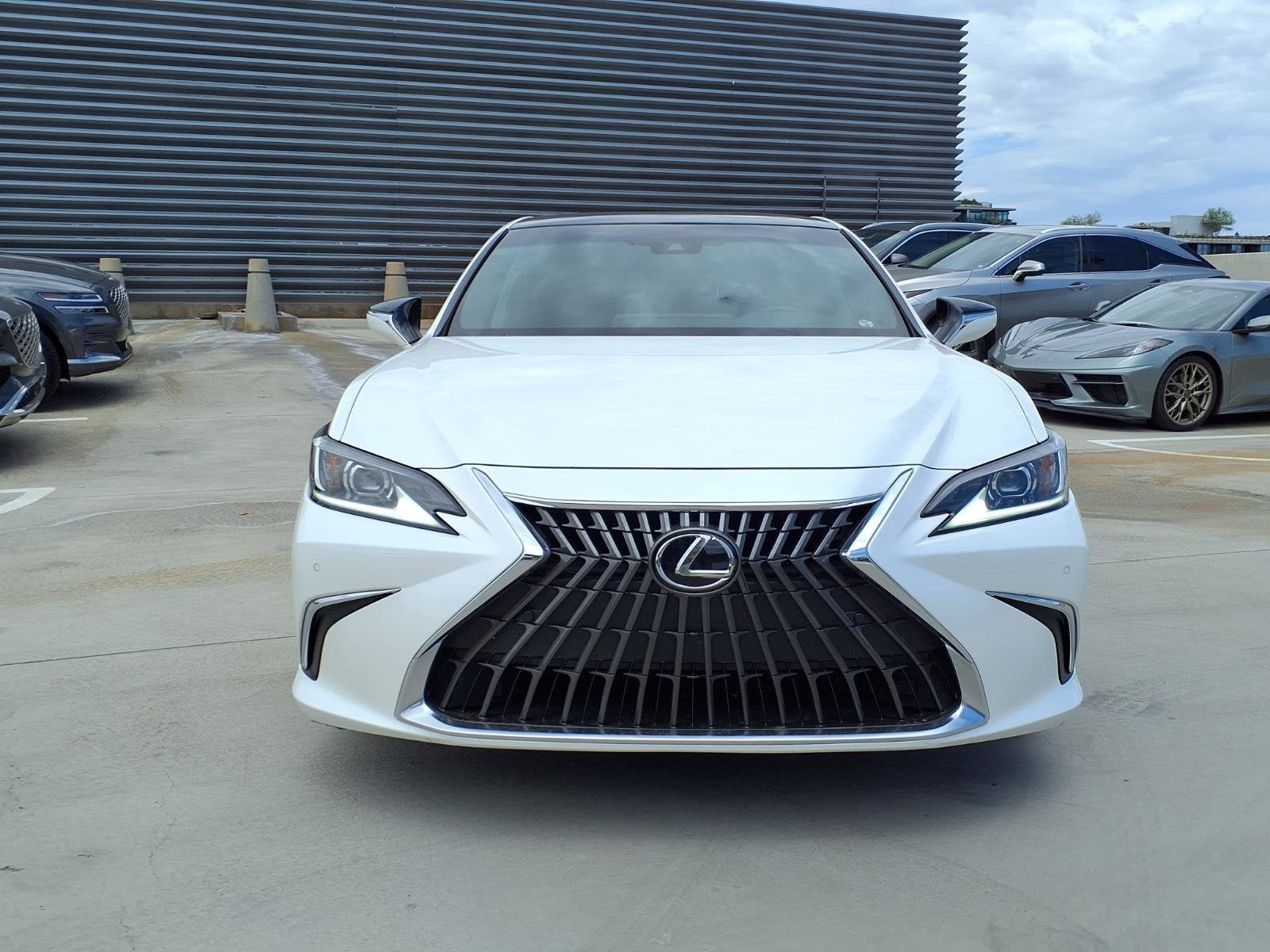 2022 Lexus ES BASE