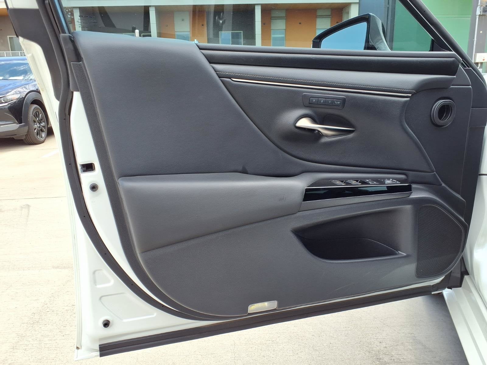 2022 Lexus ES BASE