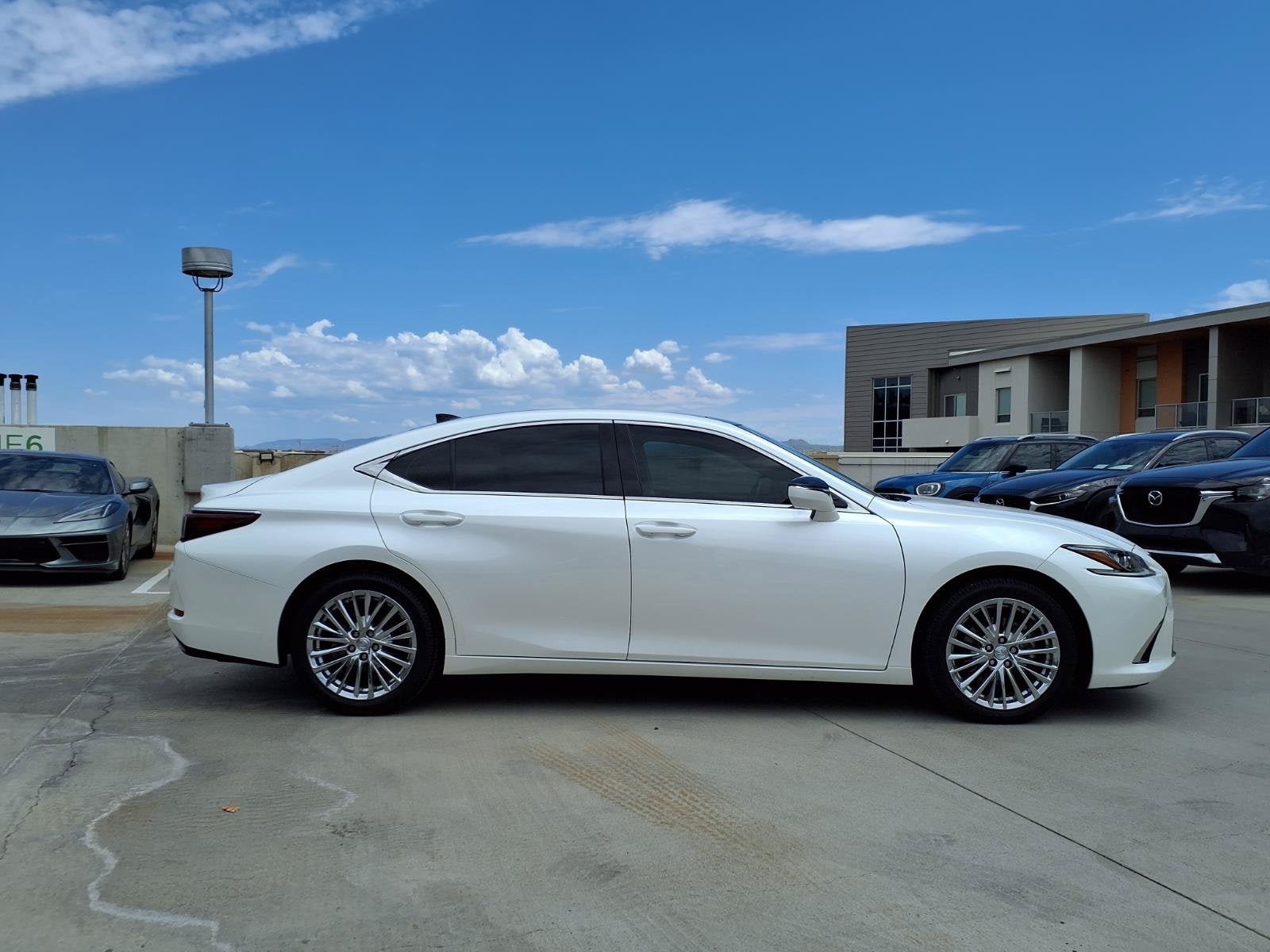 2022 Lexus ES BASE