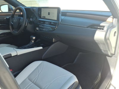 2025 Lexus ES ES 300h Luxury