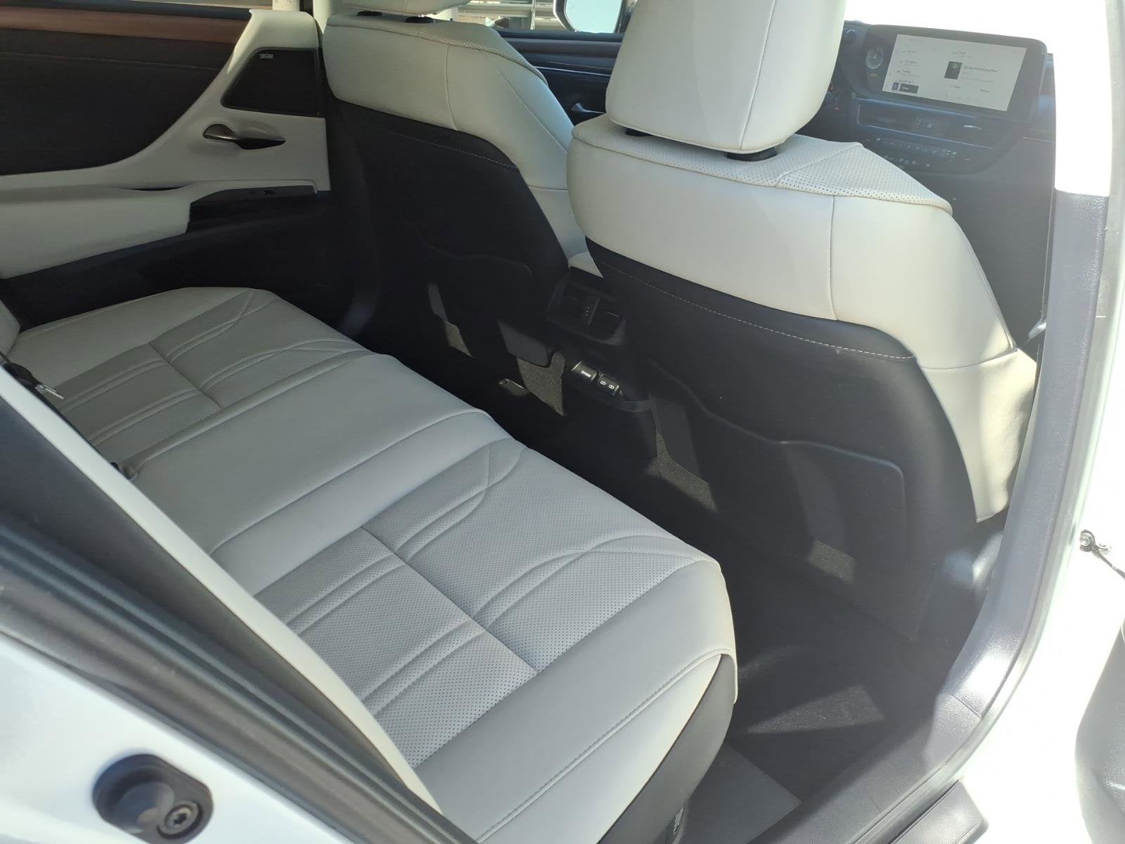 2025 Lexus ES ES 300h Luxury