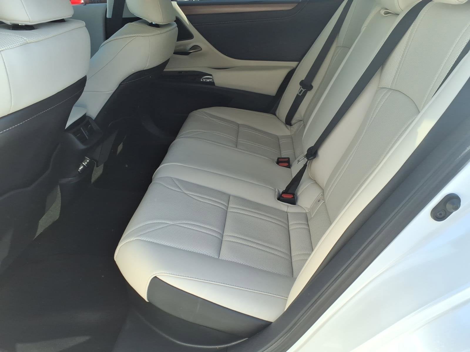 2025 Lexus ES ES 300h Luxury