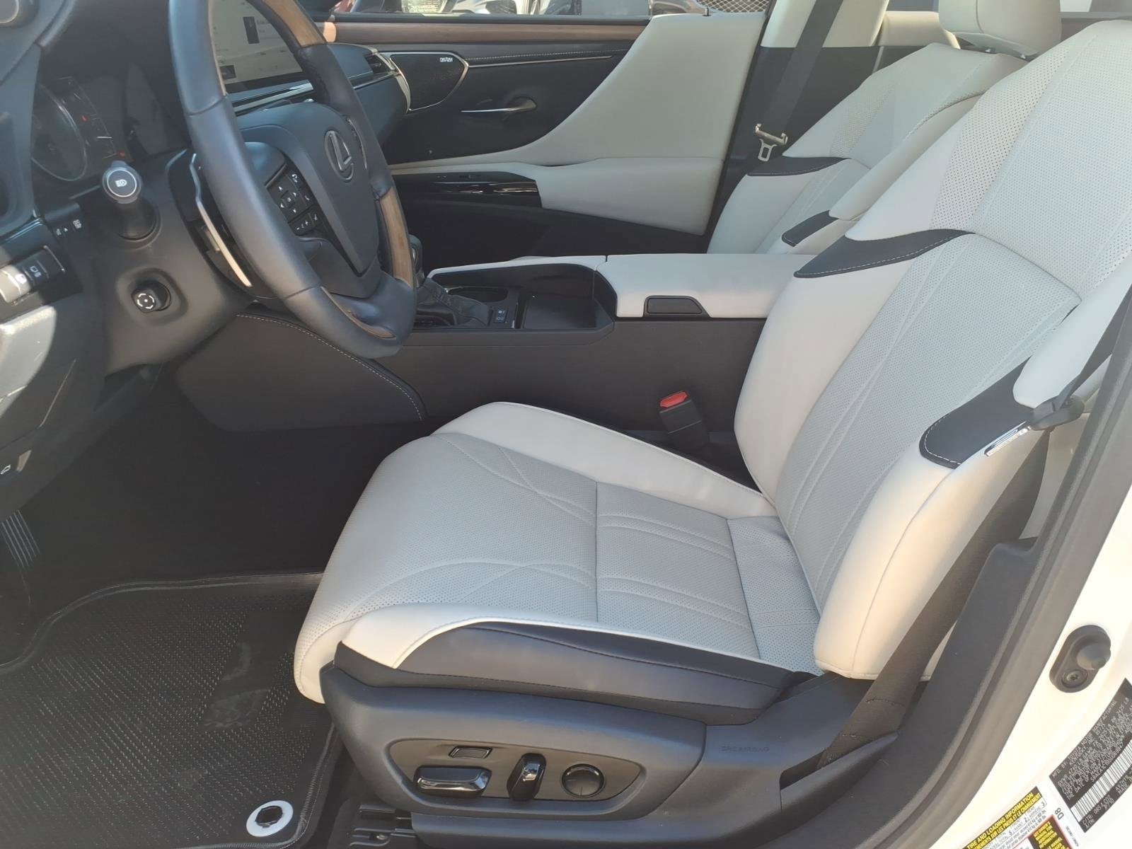 2025 Lexus ES ES 300h Luxury