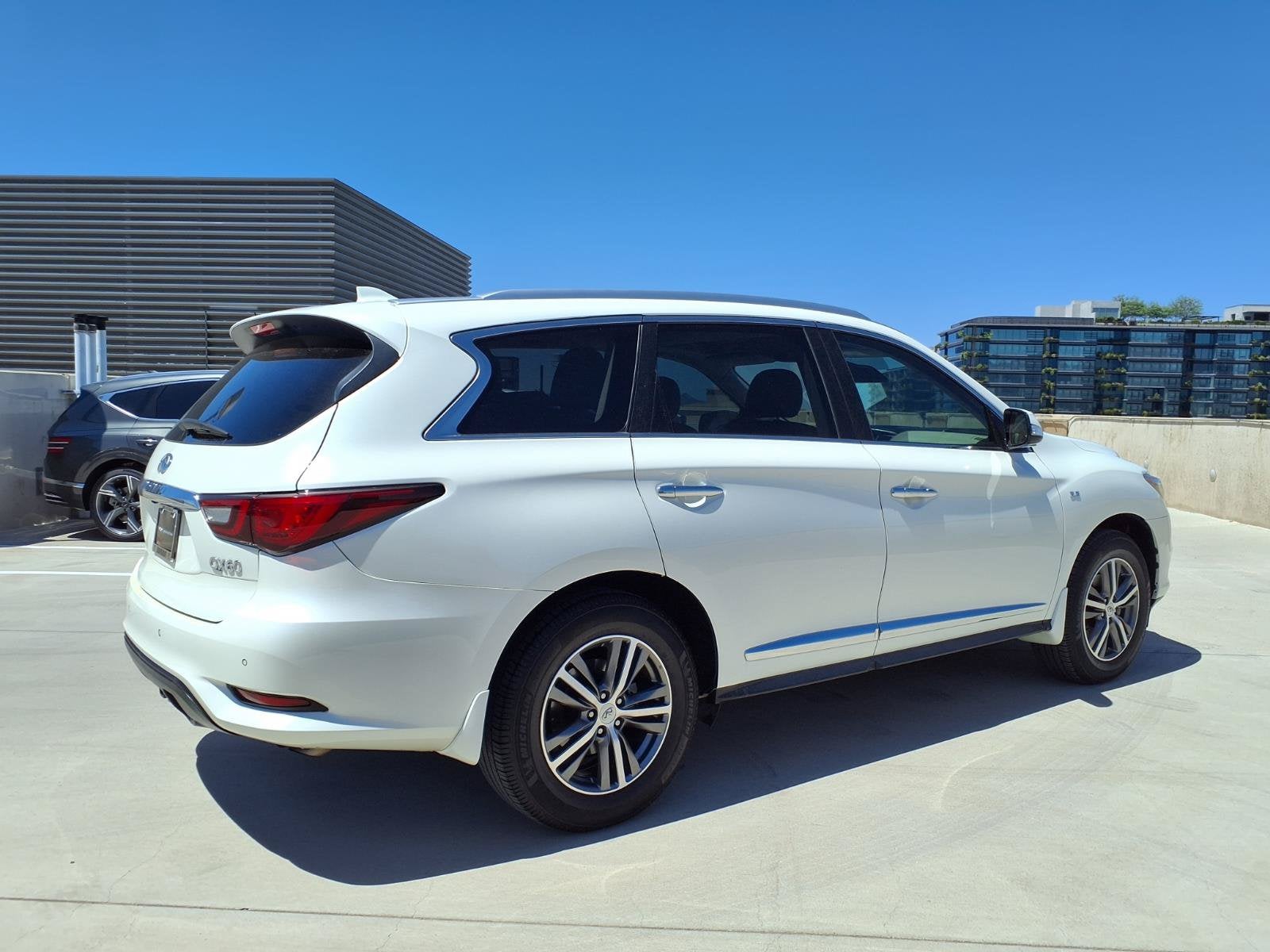 2020 INFINITI QX60 LUXE