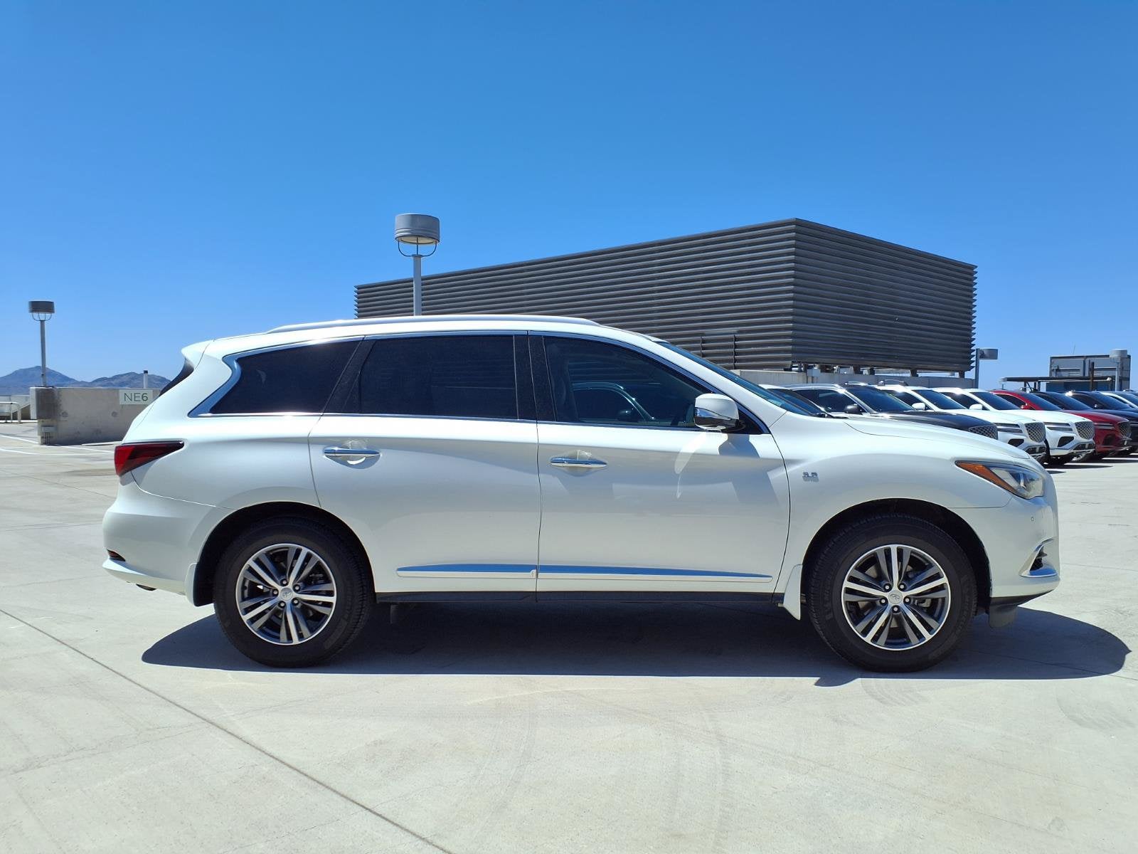 2020 INFINITI QX60 LUXE