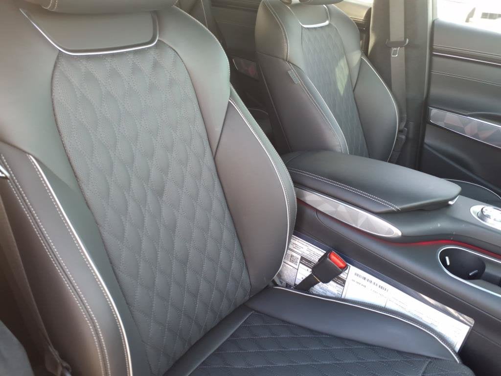 2024 Genesis GV70 Base