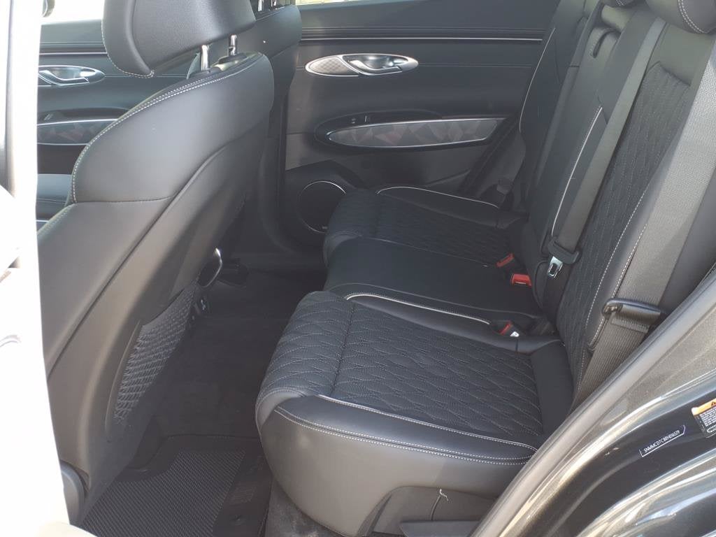 2024 Genesis GV70 Base