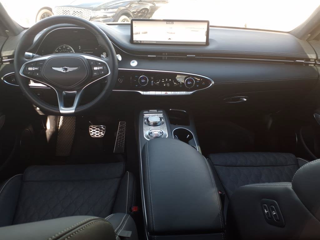 2024 Genesis GV70 Base
