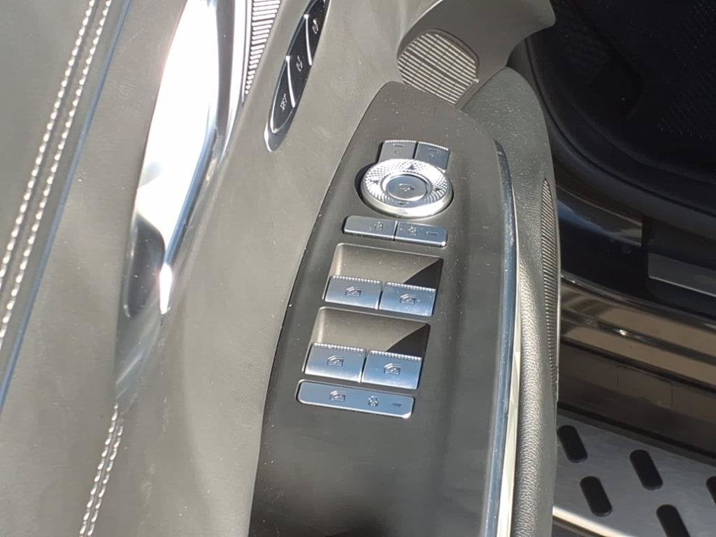 2024 Genesis GV70 Base