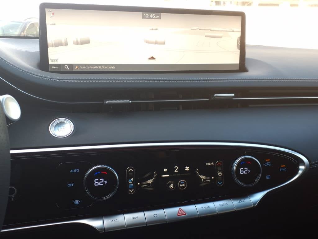 2024 Genesis GV70 Base