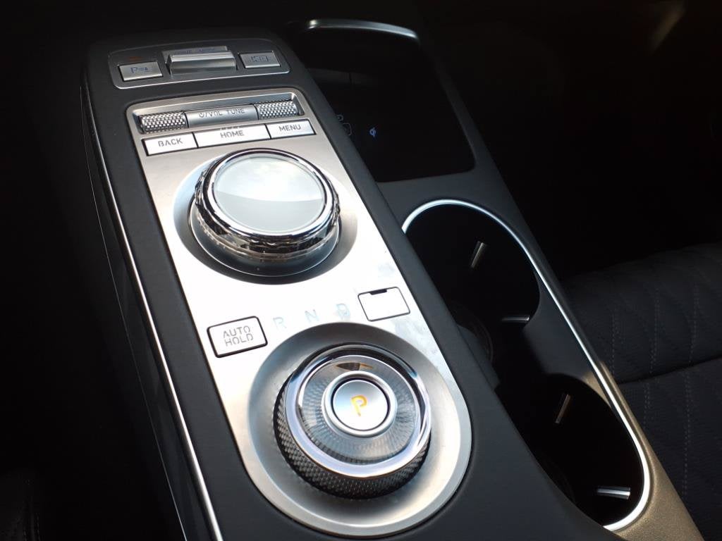 2024 Genesis GV70 Base