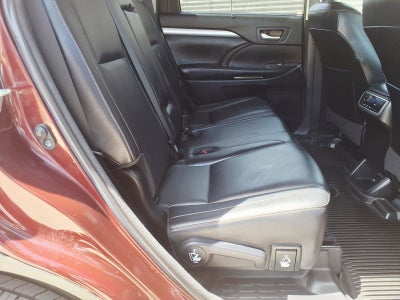 2018 Toyota Highlander Base