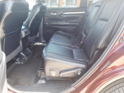 2018 Toyota Highlander Base