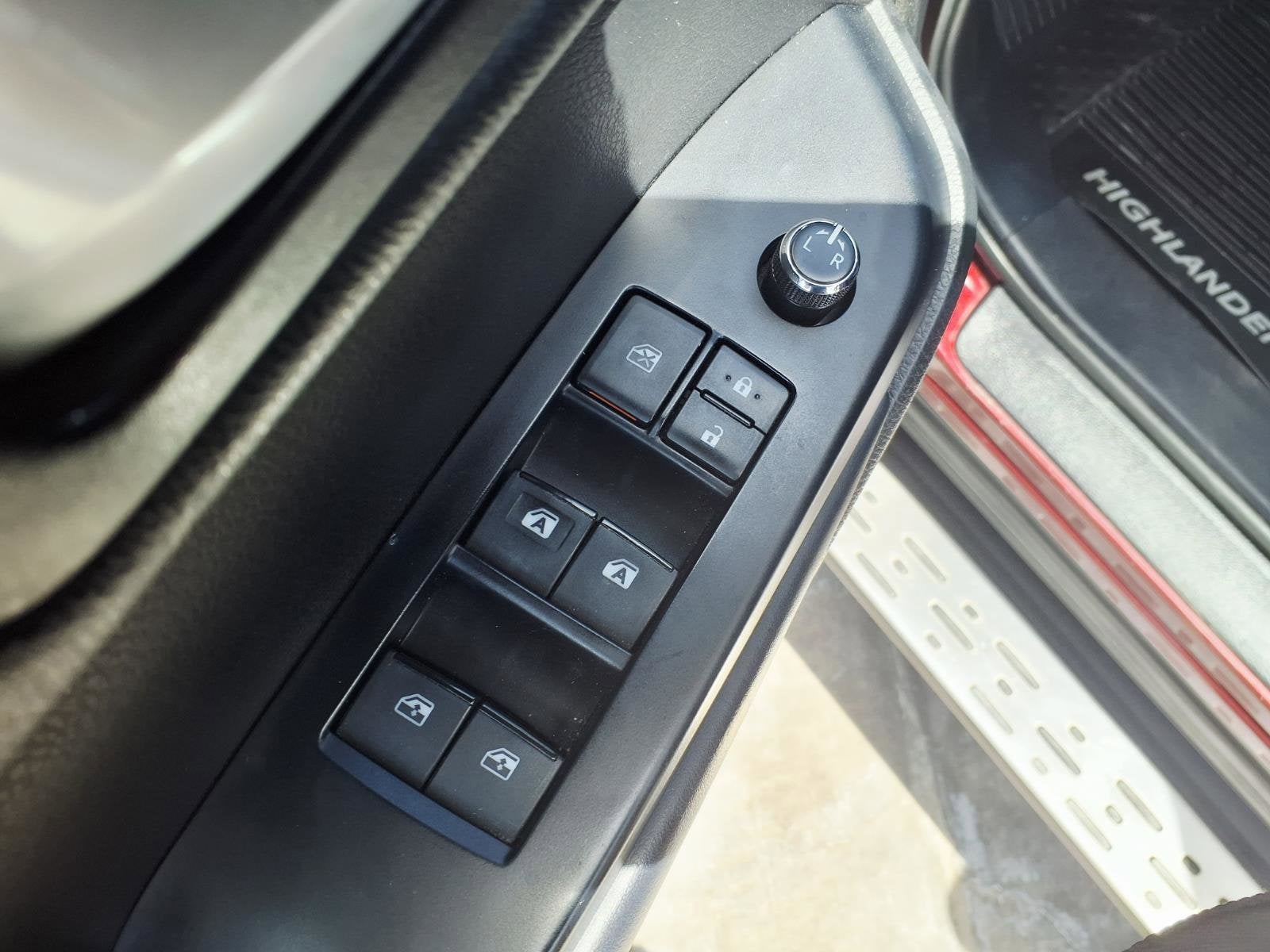 2018 Toyota Highlander Base