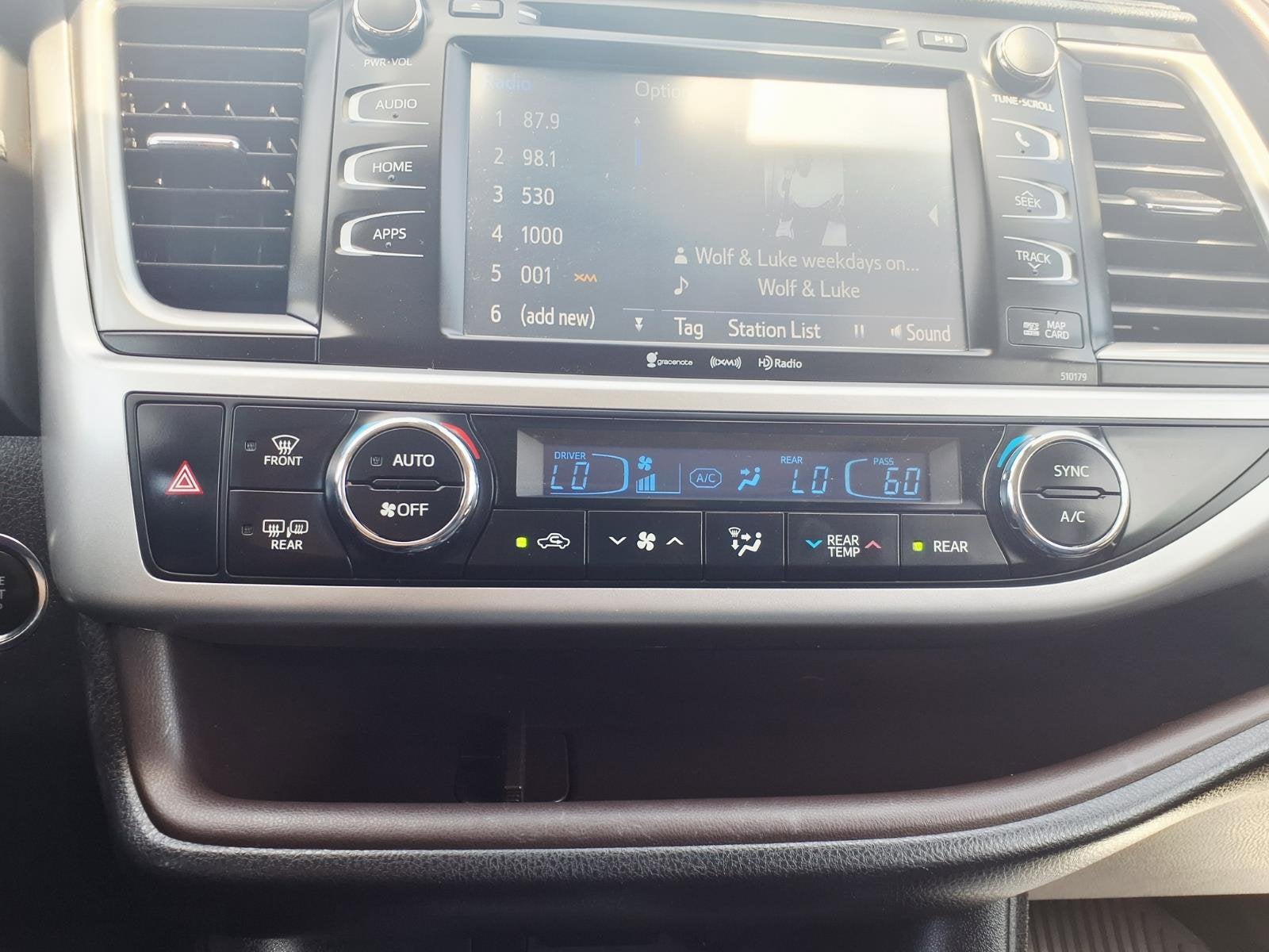 2018 Toyota Highlander Base