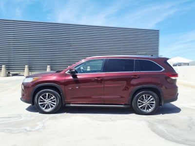 2018 Toyota Highlander Base