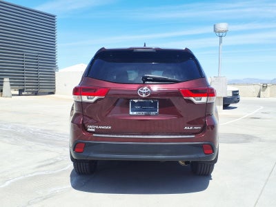 2018 Toyota Highlander Base