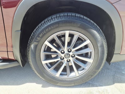 2018 Toyota Highlander Base