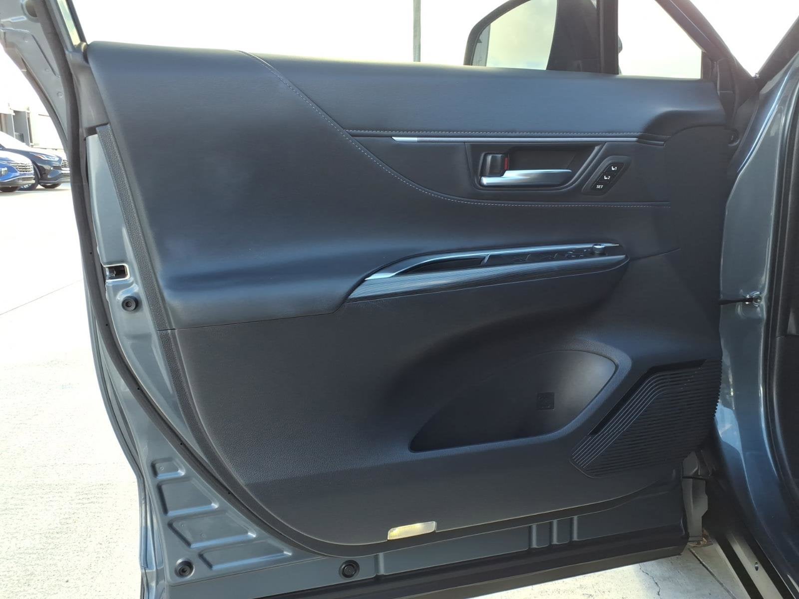 2021 Toyota Venza Base