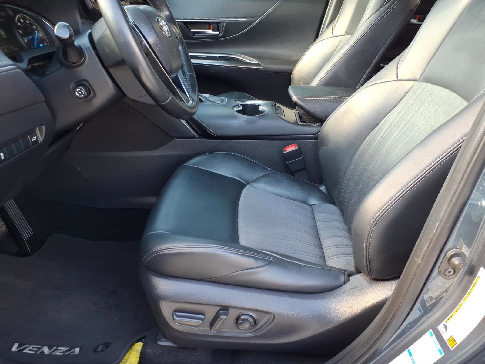 2021 Toyota Venza Base