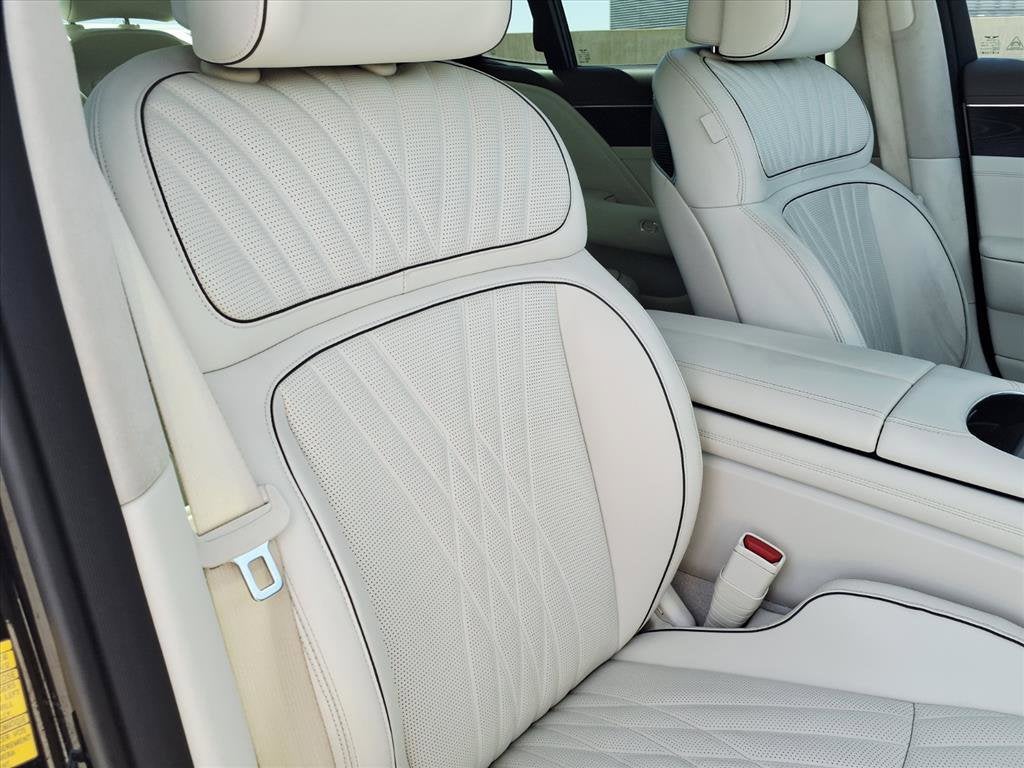 2023 Genesis G90 BASE