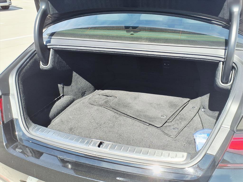 2023 Genesis G90 BASE