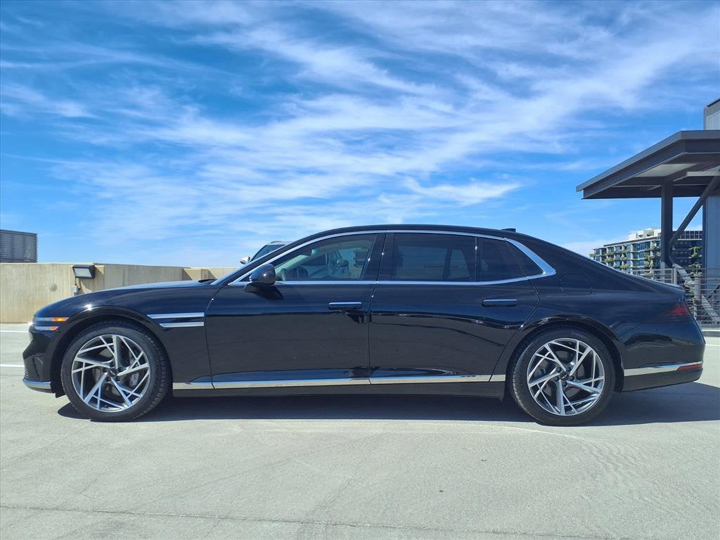 2023 Genesis G90 BASE