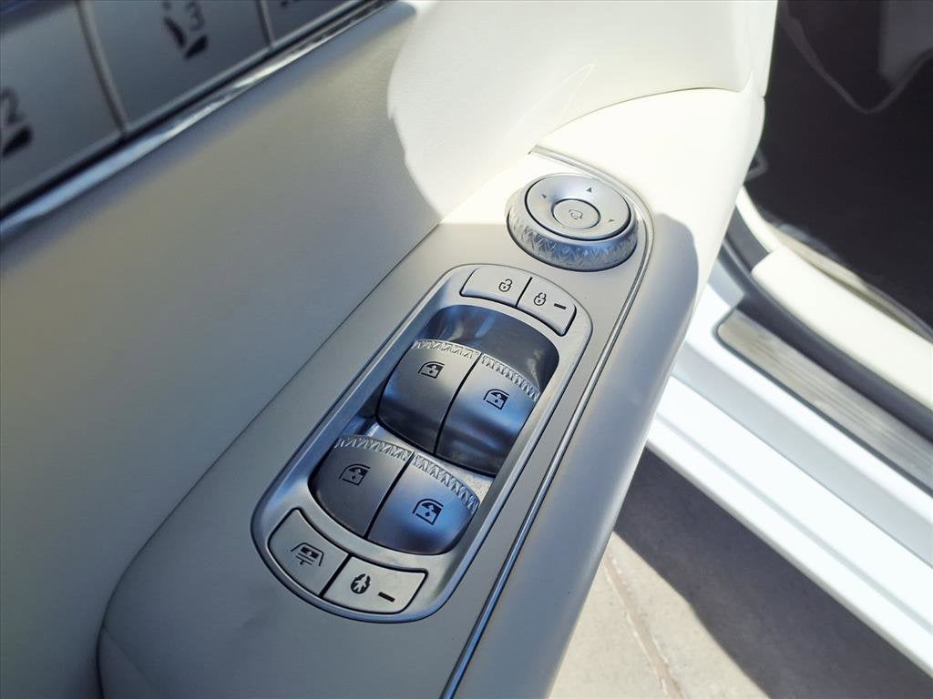 2024 Genesis G90 ESC