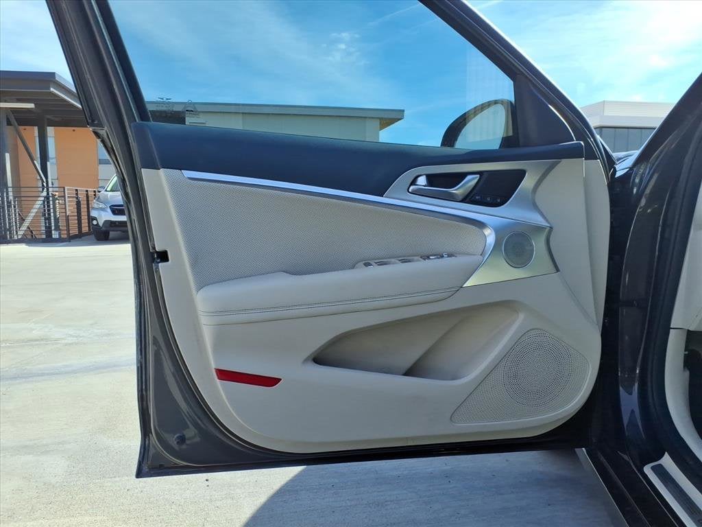 2026 Genesis G70 2.5T Prestige