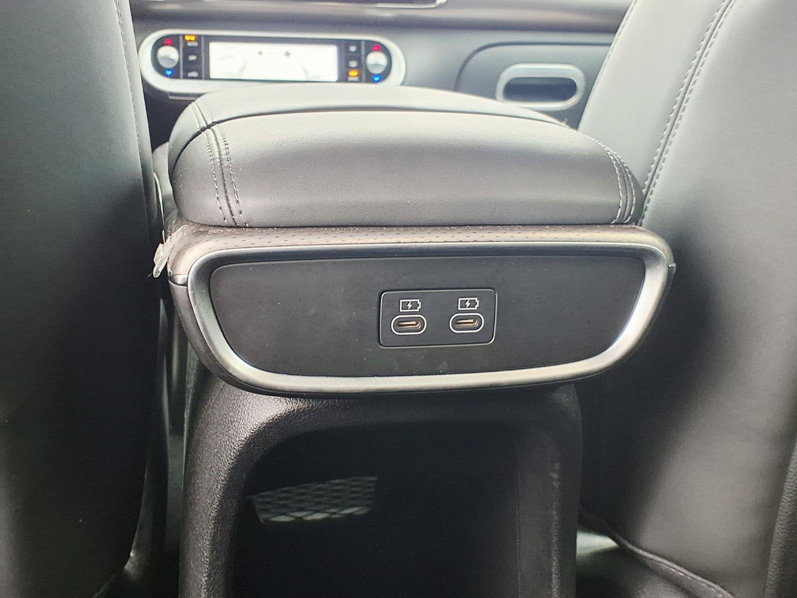 2023 Genesis GV60 PERFORM