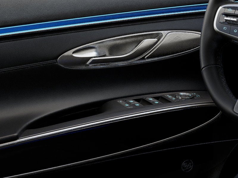 2027 Genesis GV70 BASE