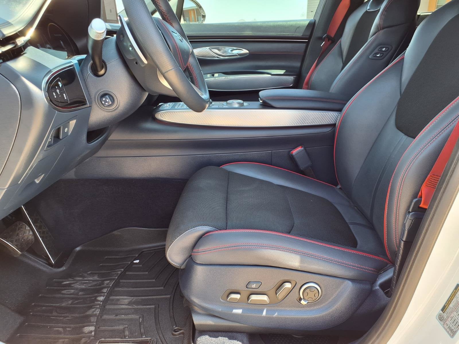 2023 Genesis GV70 2.5T