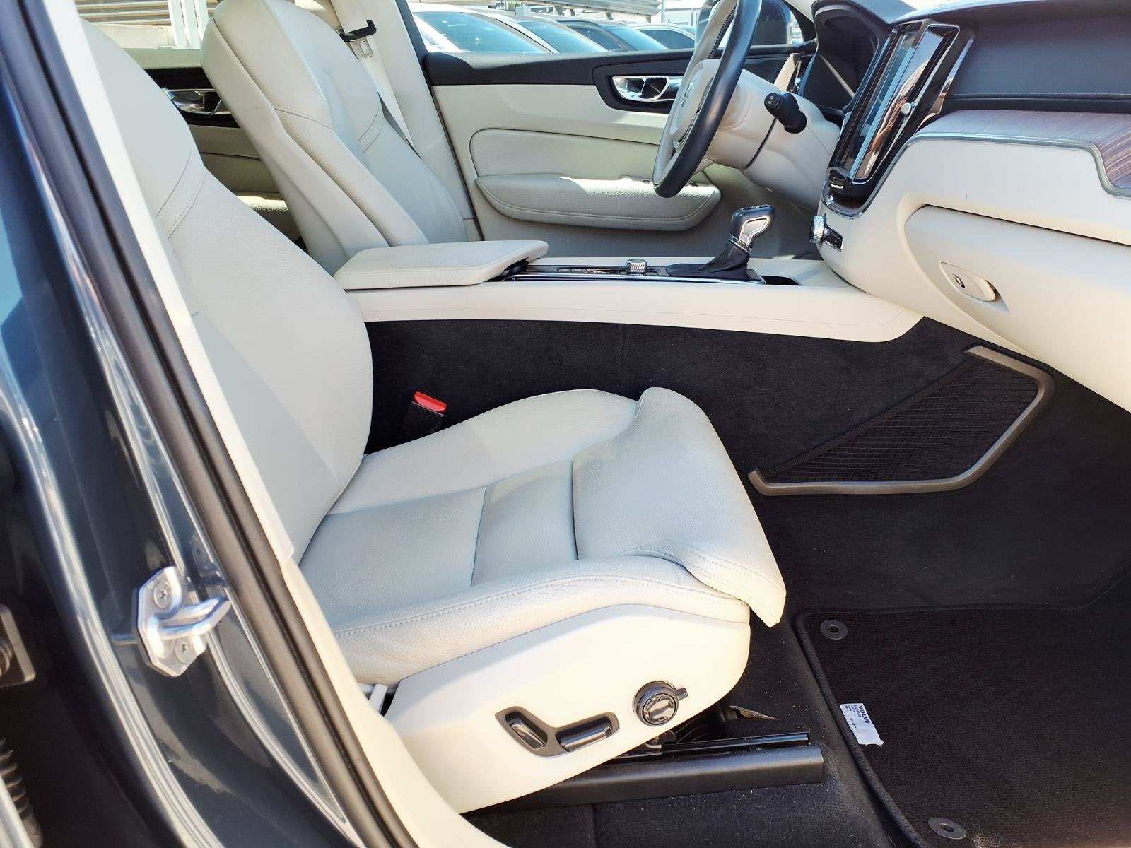 2019 Volvo XC60 T5INSCRIPT