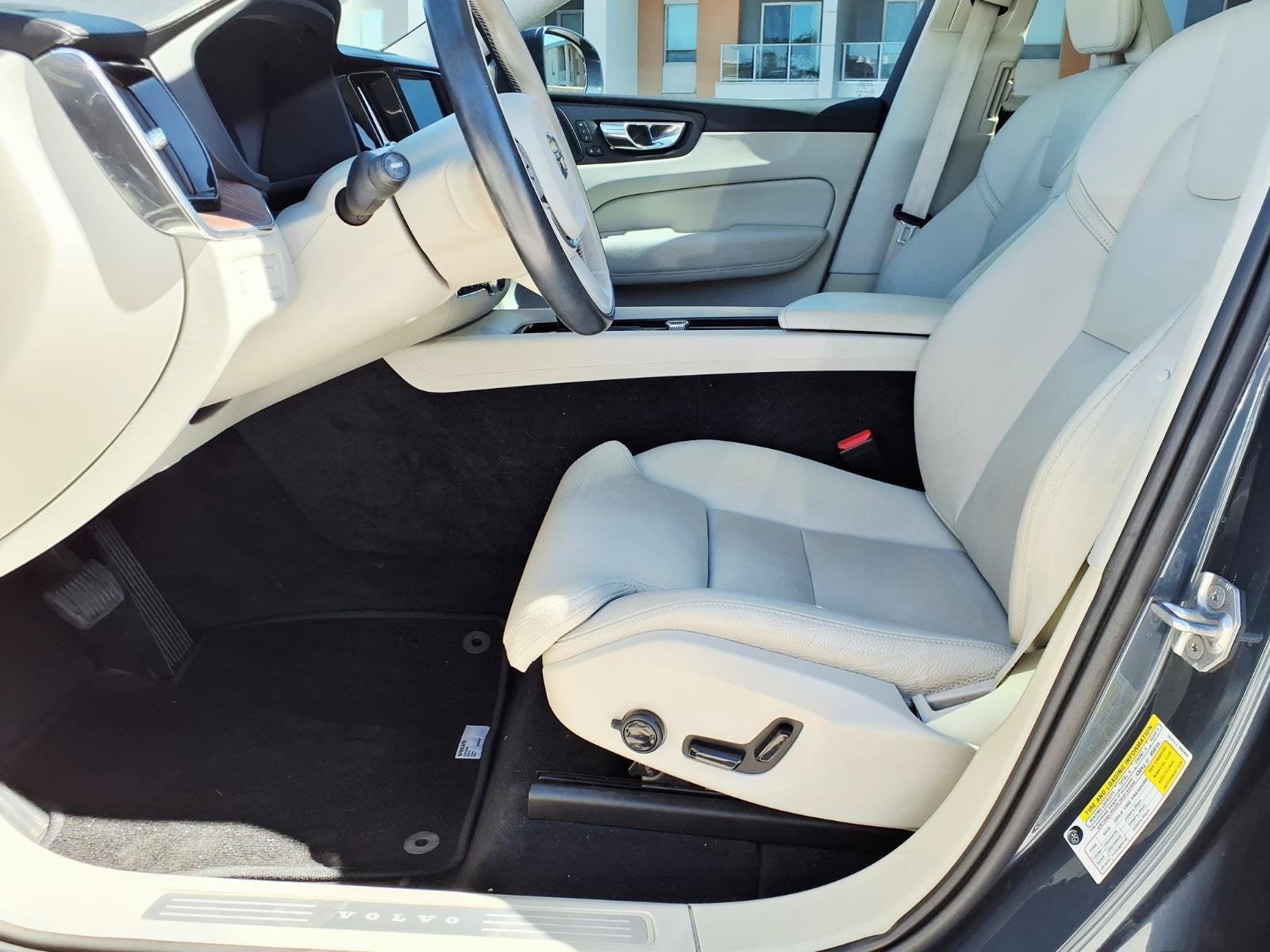 2019 Volvo XC60 T5INSCRIPT