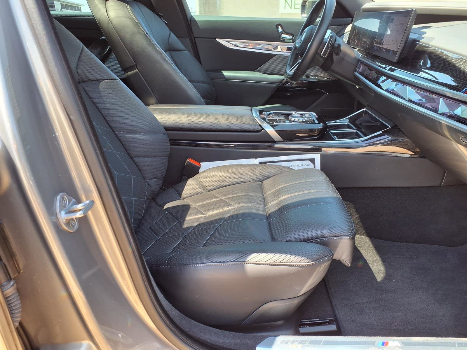 2023 BMW 7 Series 740i