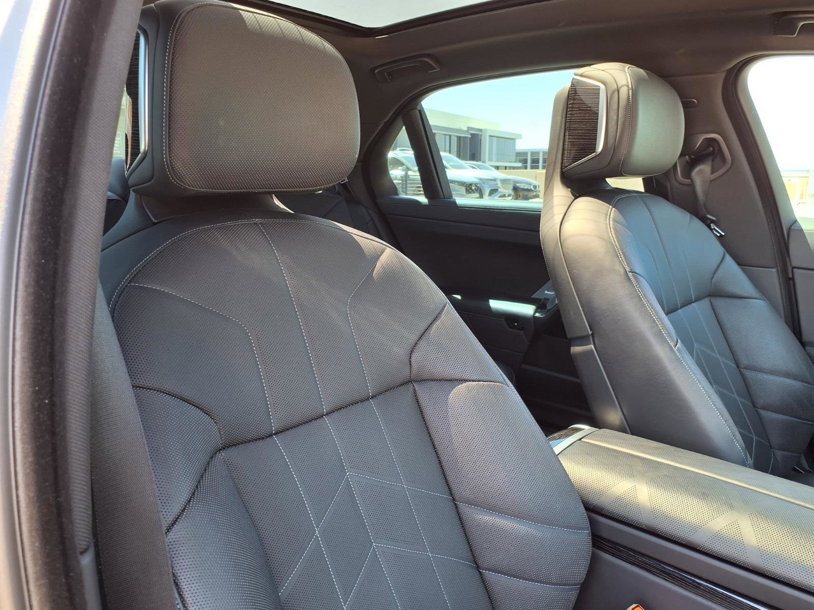 2023 BMW 7 Series 740i