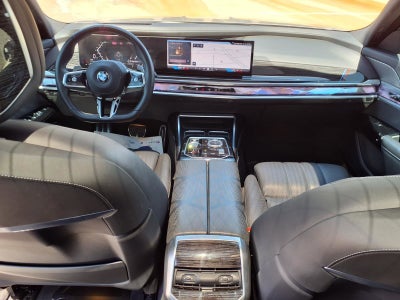 2023 BMW 7 Series 740i