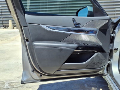 2023 BMW 7 Series 740i